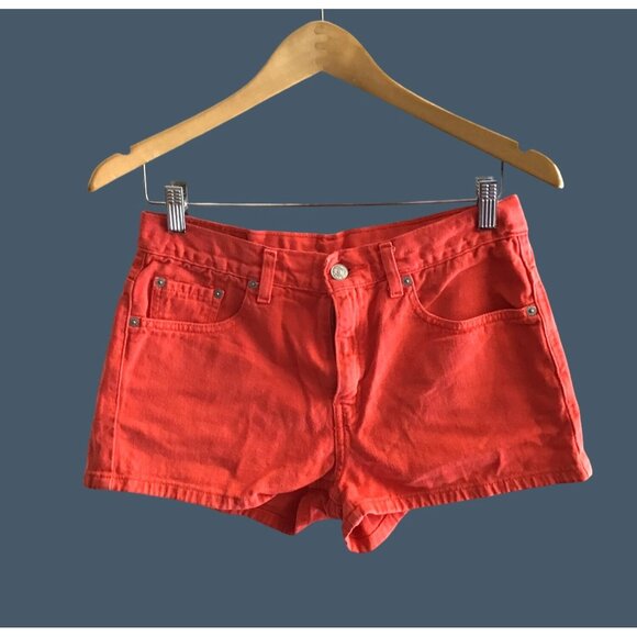 LEVI - WOMENS RED JEAN SHORTS SIZE 0 (BASE ON MEASUREMENTS) - Picture 1 of 7